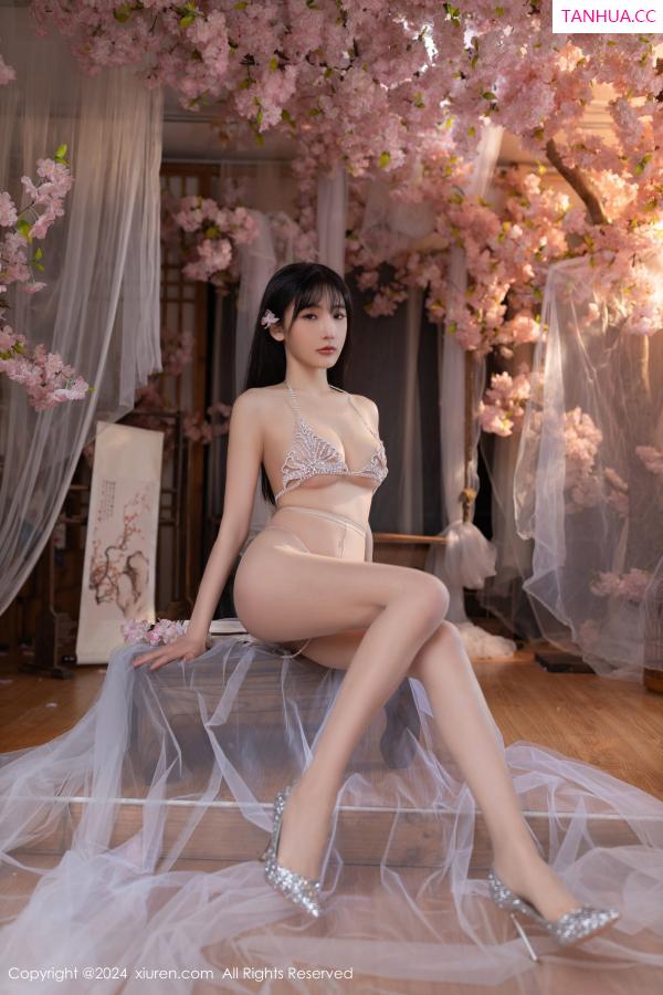 陆萱萱  [XiuRen]高清写真图 2024.07.04 No.8807 陆萱萱 性感美腿第54张图片
